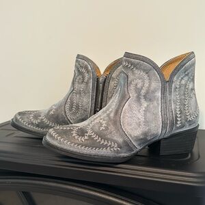 Sterling River Boots Ankle Cowboy Boots Gray Embroidered